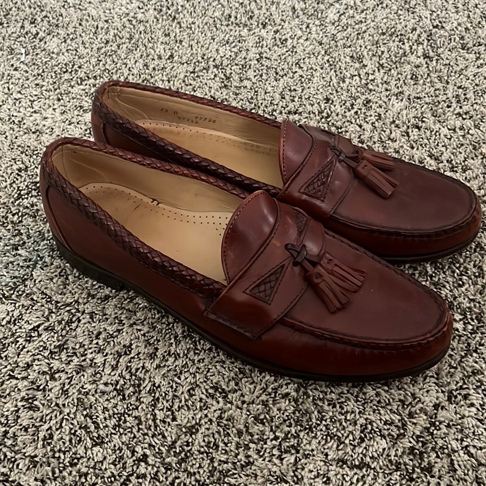 Allen Edmonds Leather dress loafer.